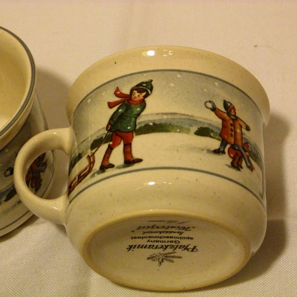 PFALZKERAMIK Germany Hand Decorateded Winterzeit WinterTime Child's Mug Set of 2 - Picture 4 of 9